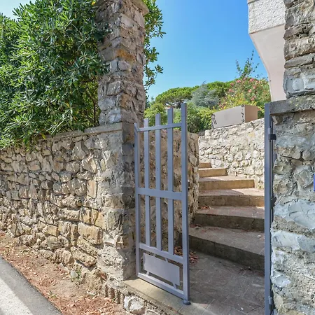 Elba Bellavista -- Casa Palmaiola -- *