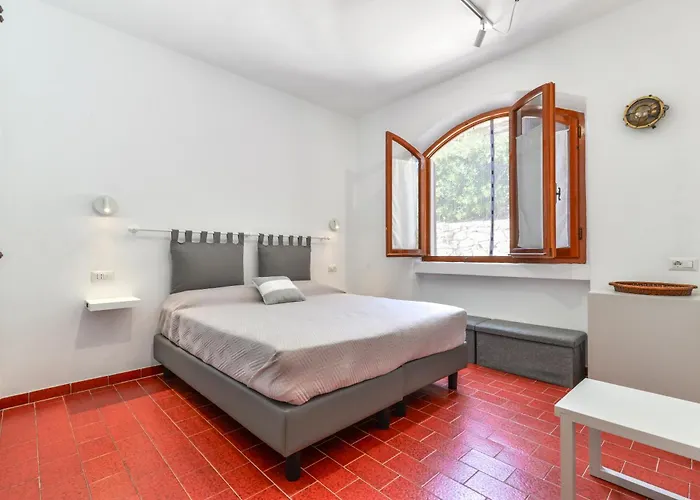 Elba Bellavista -- Casa Palmaiola --